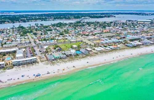 Biltmore Beach House | Beachcomber - Beachfront With Pool And Hot Tub - On The Beach!