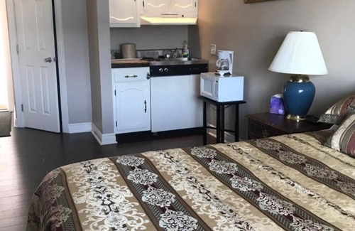 Conesus Hotel | Beachcomber Inn