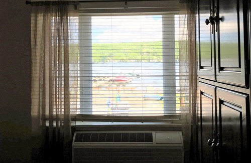 Conesus Hotel | Beachcomber Inn