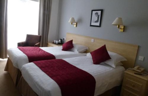 Grouville Hotel | Beachcombers Hotel