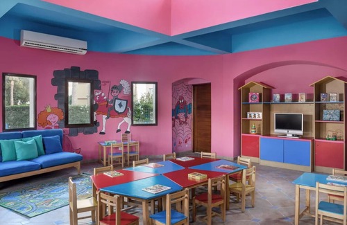 Sharm El Sheikh Hotel | Beachfront Haven with Spa, Multi Pools, Watersports, Games & Kids’ Entertainment