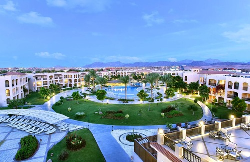 Sharm El Sheikh Hotel | Beachfront Haven with Spa, Multi Pools, Watersports, Games & Kids’ Entertainment