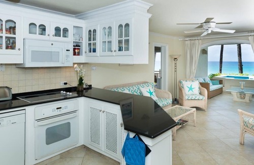 Reeds Bay Apartment | Beachfront 1-Bed with Spa Pool - Reeds House 9