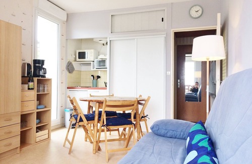 Donville-les-Bains Apartment | ~ Beachfront 2 ~ view and direct access to the sea * ~ ¤