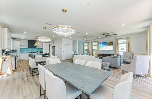 Mexico Beach House | Beachfront, 2nd level pool, 6Bd,7Ba, Sleep 20, Patio, fire pit.