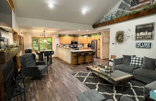 Ontonagon House | Beachfront 3-bedroom vacation home steps to Lake Superior