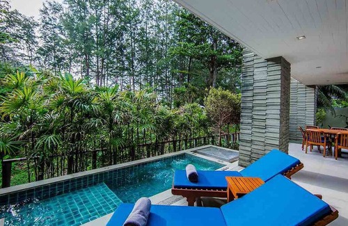 Sa Khu Apartment | Beachfront 3br Luxe, Jacuzzi Pool On Naithon Beach