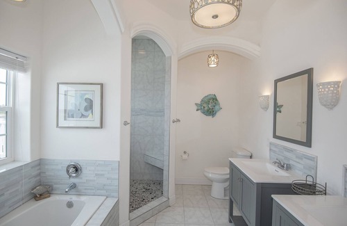 Sunset Pass House | Beachfront 4 Bedrm 3.5 Bath Spectacular Banana Bay Townhome On the Intracoastal