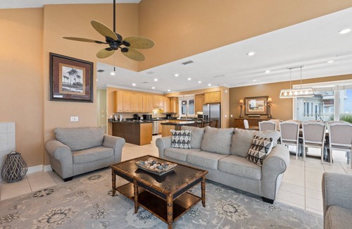 East End House | Beachfront 6-bedroom pet friendly home