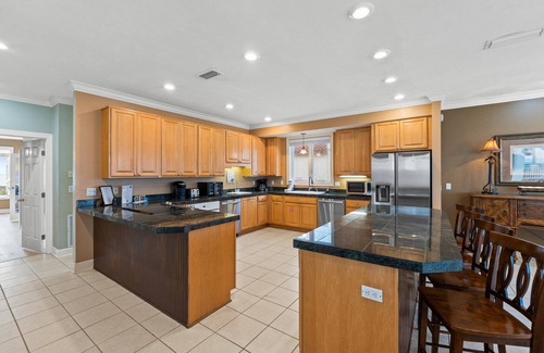 East End House | Beachfront 6-bedroom pet friendly home