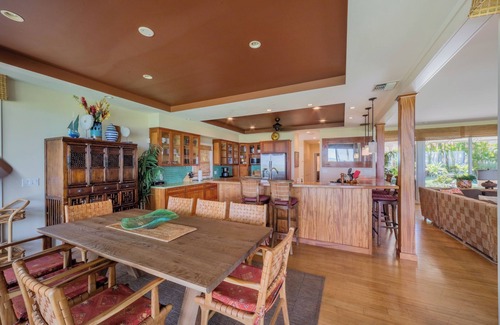 Kihei House | Beachfront 6 Bedrooms with Pool