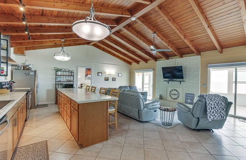 Alligator Point House | Beachfront Alligator Point Retreat: Steps to Sand!