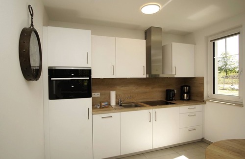 Lobbe Apartment | Beachfront apartment with terrace, use of swimming pool and sauna - Rex Rugia apartment 15-1