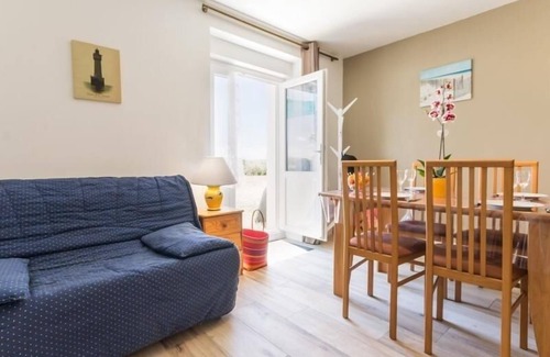 Piriac-sur-Mer Apartment | Beachfront Apartments with BBQ, Wifi, and Courtyard