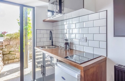 Colwyn Bay Cottage | Beachfront Apartment