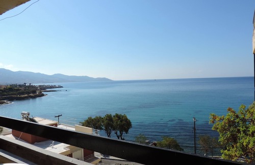 Karystos Apartment | BEACHFRONT APARTMENT 5MN TOWN CENTER ON FOOT