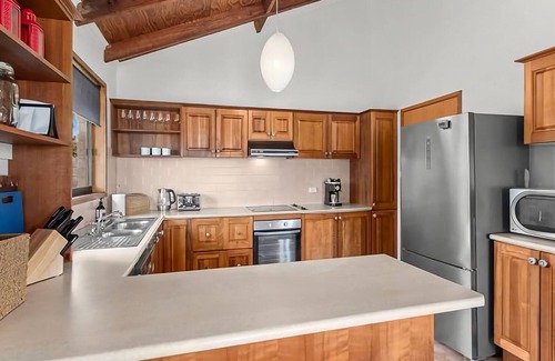 Malua Bay House | Beachfront at Malua - Garden Bay Beach