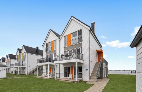 Olpenitz Apartment | Beachfront Baltic Sea vacation apartment "Santiano Lounge" with water view over 2 levels