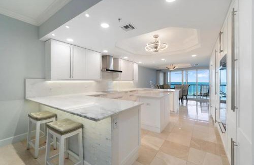 Pelican Bay Apartment | Beachfront Bay Colony With Gulf Views