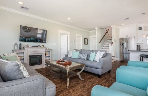 Terramar Beach House | Beachfront Beauty w/4 King Beds Ultimate Getaway!