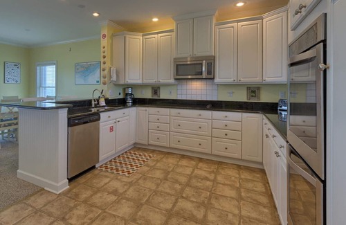 Treasure Beach Village House | Beachfront - Community Pool/Pickleball Access!