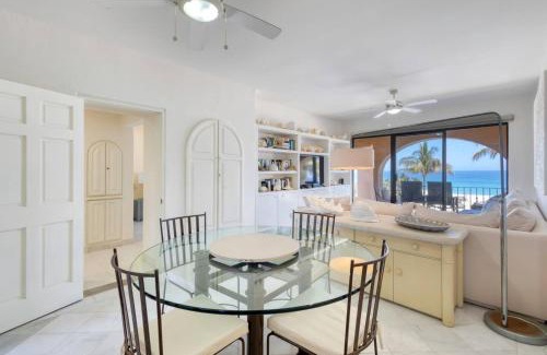 San Jose del Cabo House | Beachfront Condo at Casa del Mar