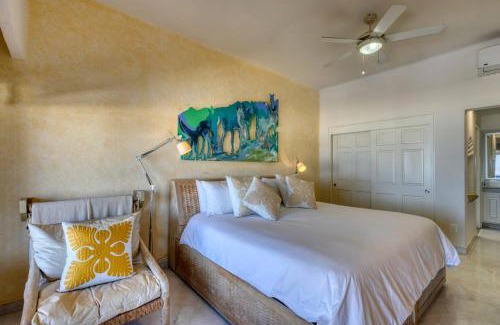 San Jose del Cabo House | Beachfront Condo at Casa del Mar