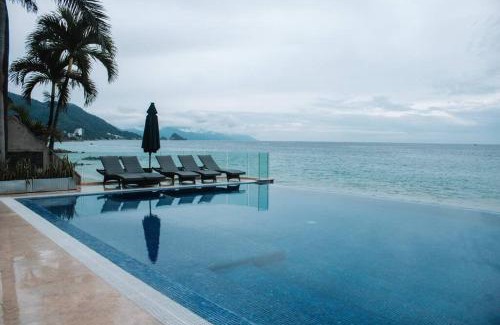 South Shore Hotel Area Apartment | Beachfront Condo in Exclusive Zone