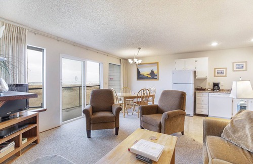 Moclips Condo | Beachfront Condo on the Moclips River