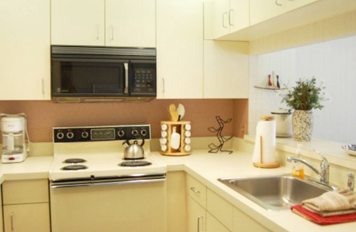 Glen Arbor Condo | Beachfront condo with Lake Michigan views, deck, washer/dryer, fireplace, WiFi