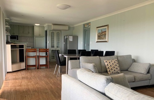 Jurien Bay House | Beachfront Cottage on the Park