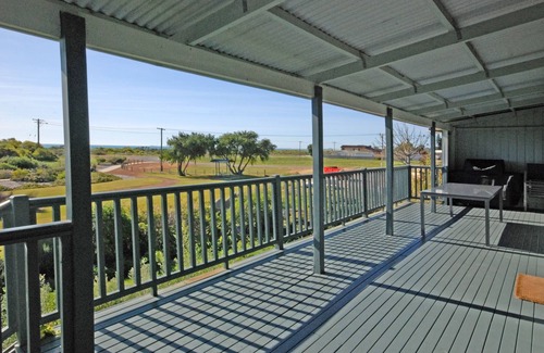 Jurien Bay House | Beachfront Cottage on the Park