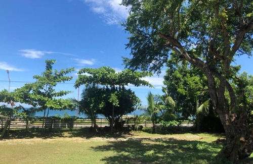 Caba Cottage | Beachfront Cottage Room #2 - Shared Bathroom