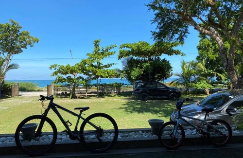 Caba Cottage | Beachfront Cottage Room #3 Shared Bathroom