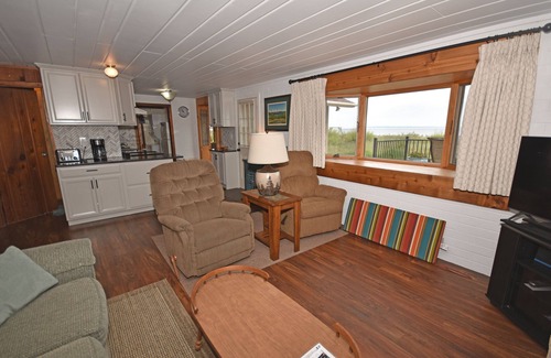 Glen Arbor Cottage | Beachfront cottage with Lake Michigan views, fireplace, gas grill, firepit, deck