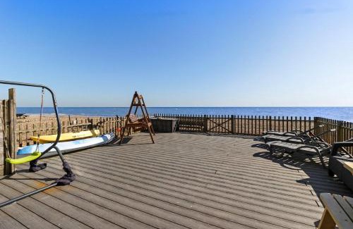 Pevensey House | Beachfront Escape Sleeps 8 Ideal Family Retreat