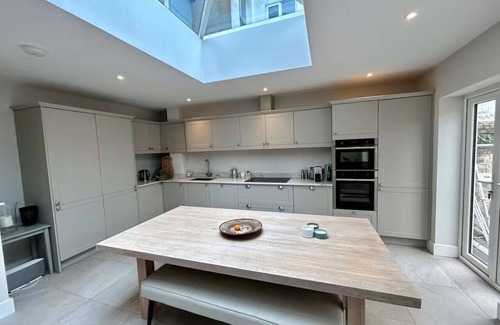 Deal House | Beachfront Family House + Annexe - Sleeps 10