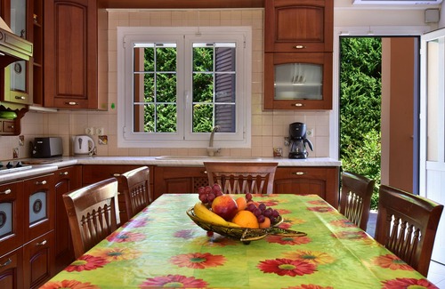 Roda Villa | Beachfront Family Luxury Villa Jolie: tennis, pool, jacuzzi, sauna, ping-pong.