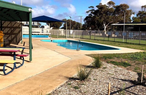 Yorke Peninsula House | Beachfront Gem | Cast a Line at 29