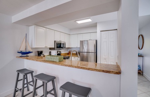 Holmes Beach Condo | Beachfront - Hidden Cove Unit 1 by SeaBreeze Vacation