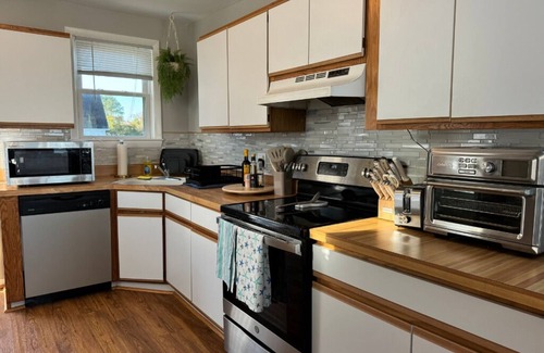 Lottsburg Cottage | Beachfront Hideaway - Pet Friendly, Hot Tub, EV