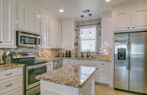 Stavanger Beach House | Beachfront Home: 5 Bedrooms - 2 Master Suites - 3 King Beds - Stavanger Beach