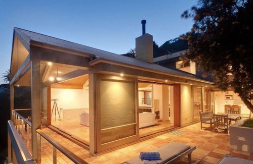 Whale Beach House | Beachfront Home