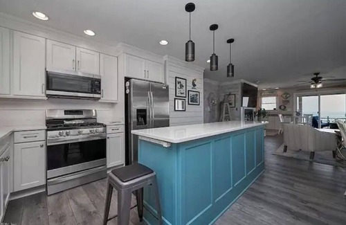 Hampton House | ☆ Beachfront Home w/Stunning Views, Hot Tub, Luxury Kitchen & Private Beach!