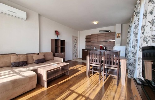 Burgas Apartment | Beachfront hotel Diamond beach, Apartment Alkor ,Sarafovonдостъп летище на 2 км