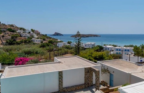 Posidonia House | Beachfront House(4) w/Pool