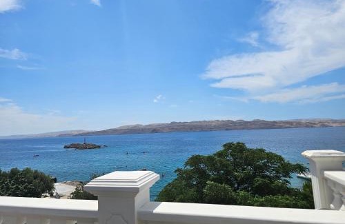 Cesarica Apartment | Beachfront House Amaris