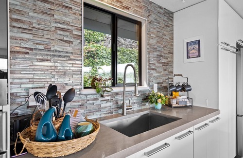 Olalla House | Beachfront House- Kayaks- Bouy