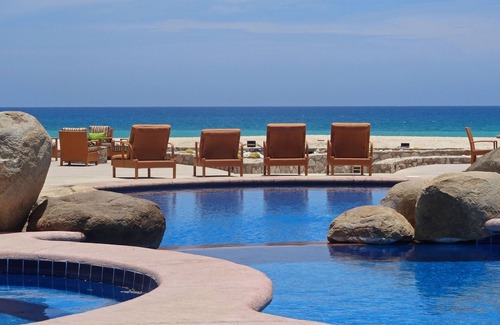 Zona Hotelera Villa | Beachfront luxury villa private ocean view property