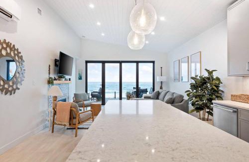 Black Creek Apartment | Beachfront Luxury Suite #19 at THE BEACH HOUSE